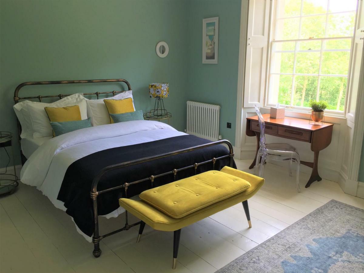 Llwynhelig Manor Bed & Breakfast Llandeilo Exterior photo